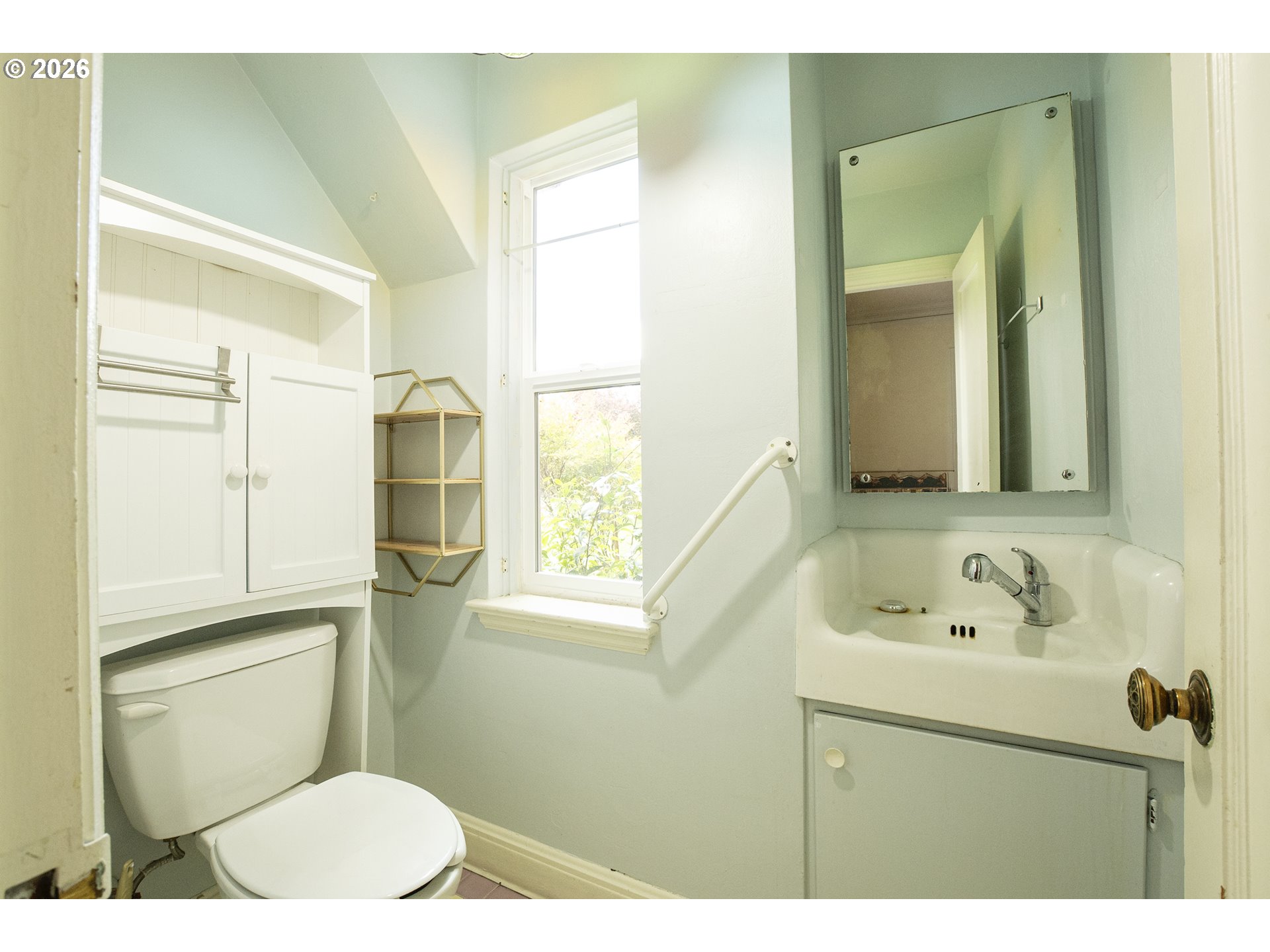 425 North 9th Street Cottage Grove, OR 97424 - Photo 12 of 48 Bathroom