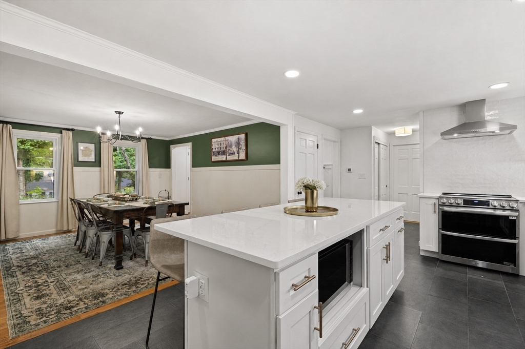148 Upton Road Westborough, MA 01581 - Photo 7 of 30