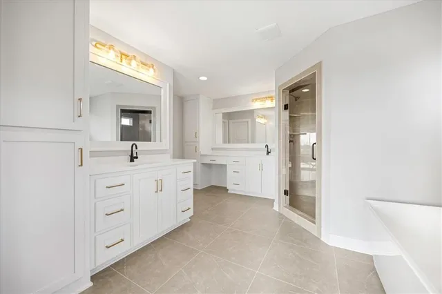 $805,000 | 1801 Southwest Arbormist Drive, Lee's Summit, MO 64082