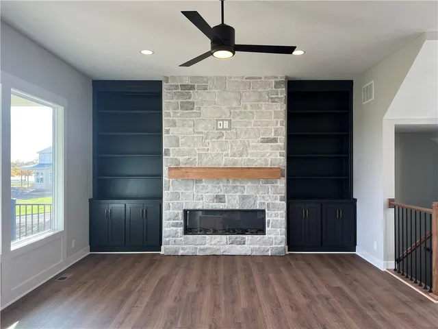 $808,900 | 1801 Southwest Arbormist Drive, Lee's Summit, MO 64082