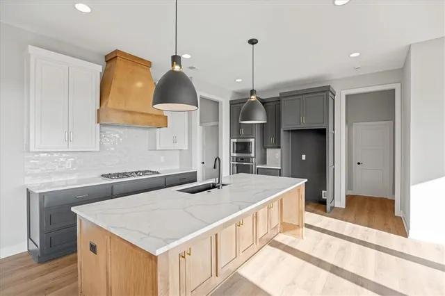 $805,000 | 1801 Southwest Arbormist Drive, Lee's Summit, MO 64082