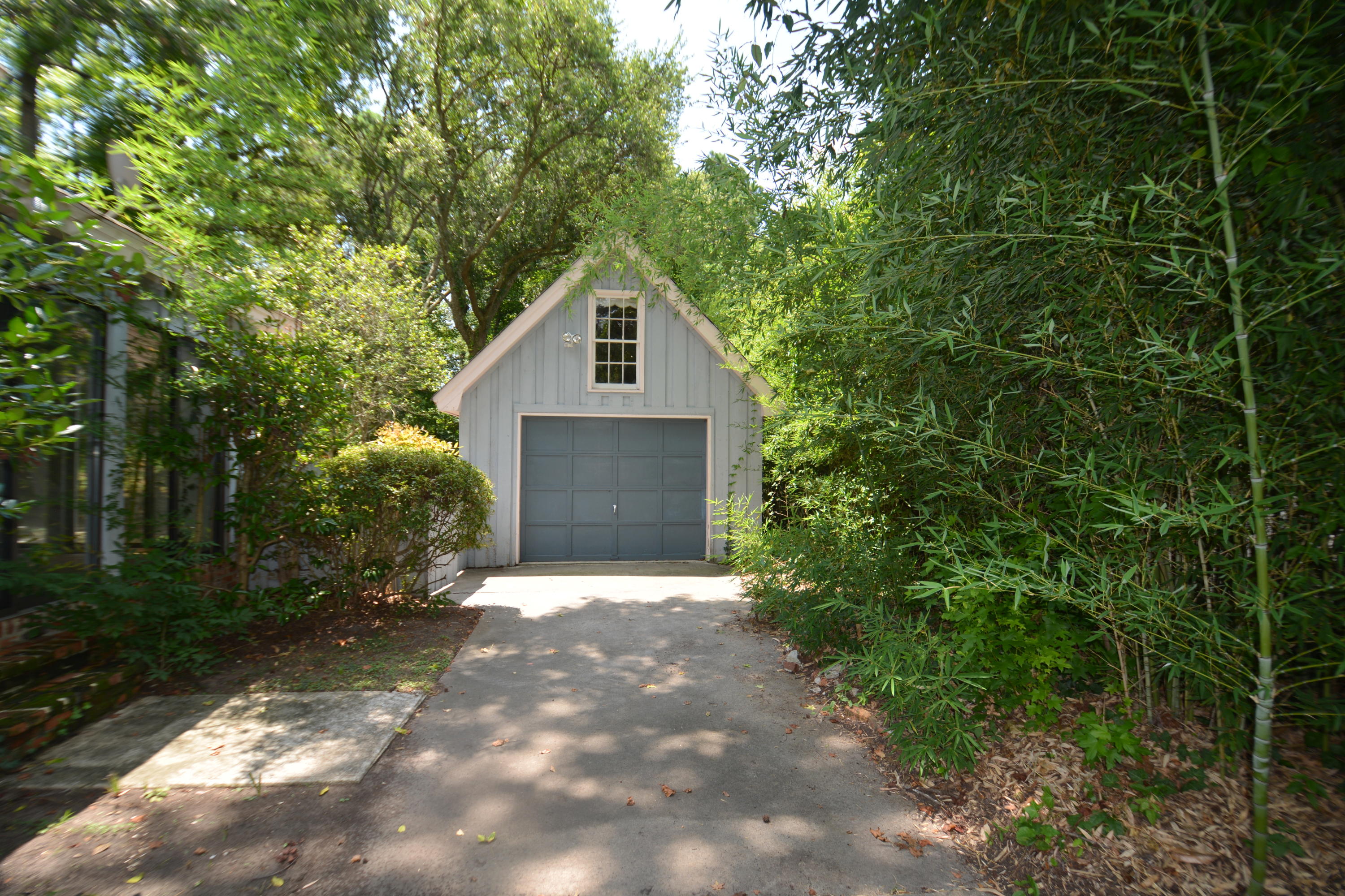967 Harbortowne Road Charleston, SC 29412 - Photo 5 of 32 freestanding garage