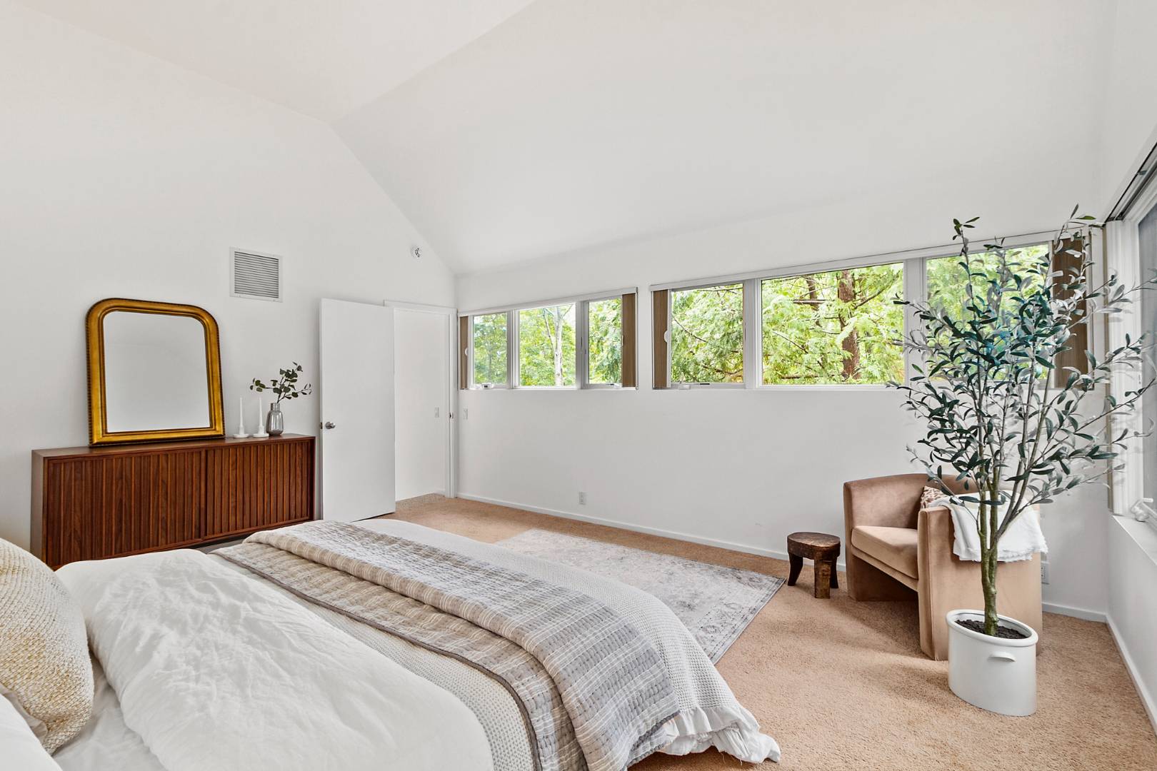 4 Fox Glove Road East Hampton, NY 11937 - Photo 12 of 20