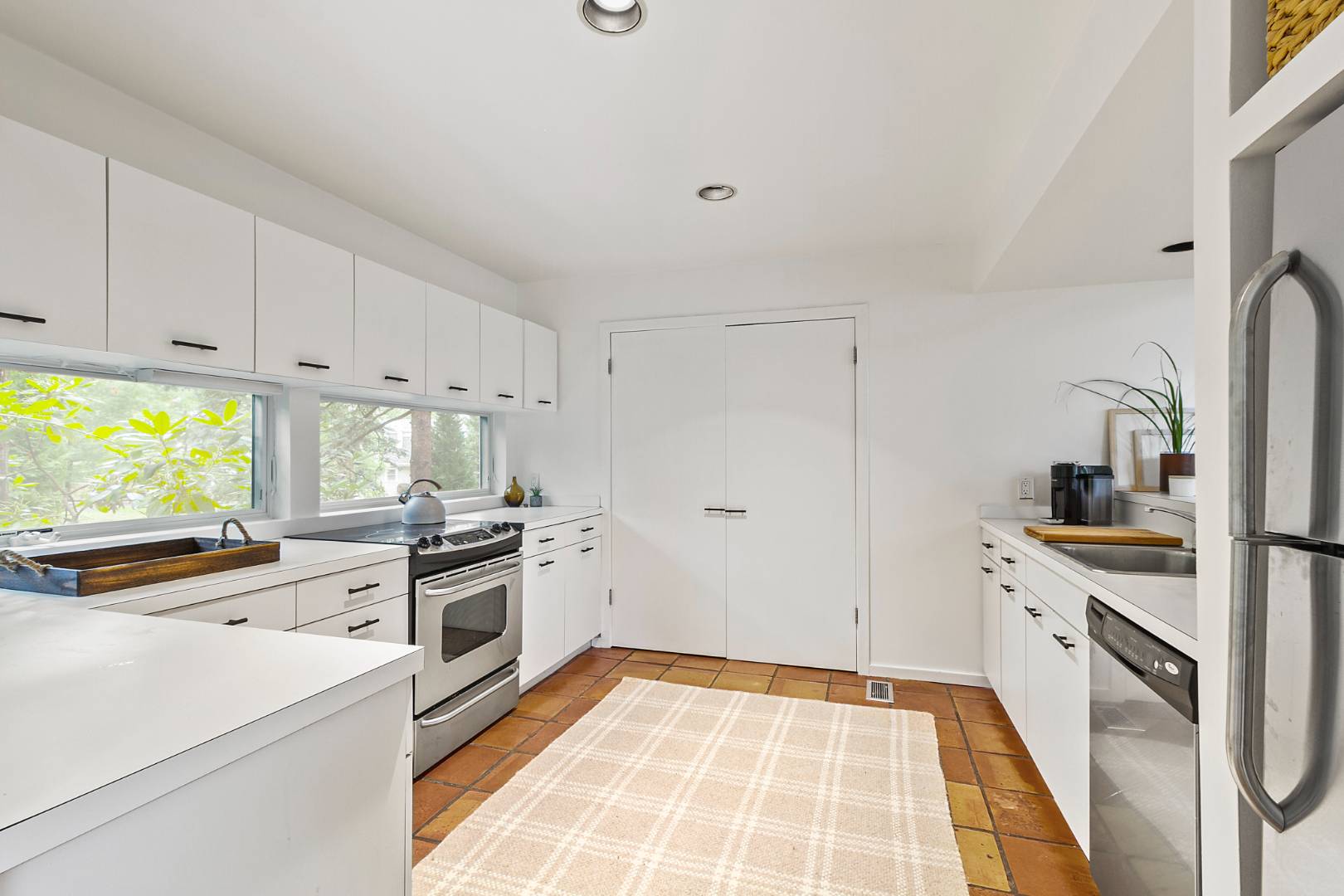 4 Fox Glove Road East Hampton, NY 11937 - Photo 7 of 20