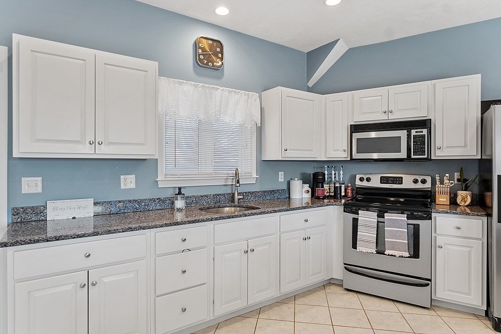 283 Cross Road Leominster, MA 01453 - Photo 5 of 37 Gallery Image 5