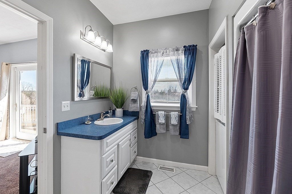 283 Cross Road Leominster, MA 01453 - Photo 10 of 37 Gallery Image 10