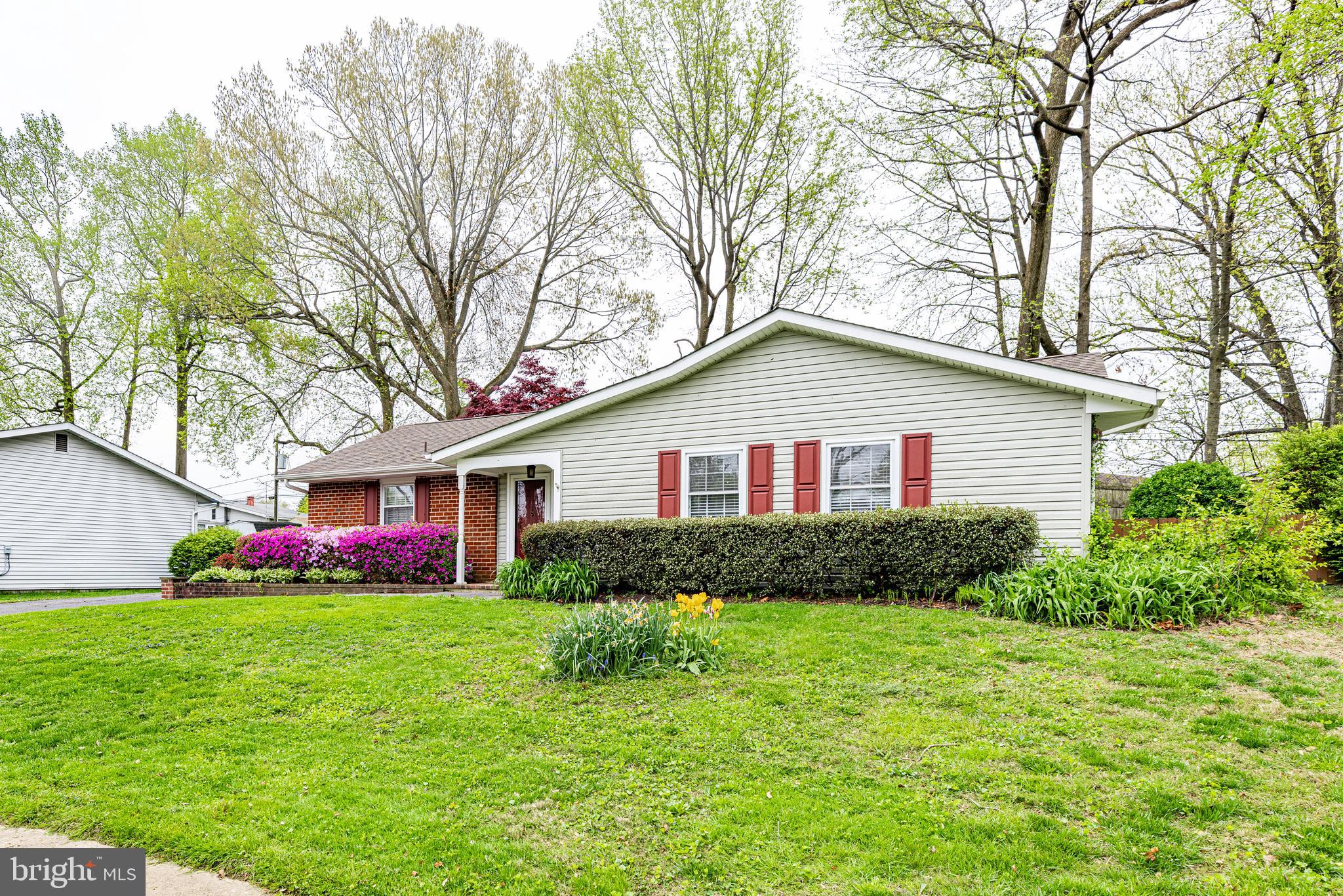 26 Queens Way Newark, DE 19713 - Photo 3 of 30