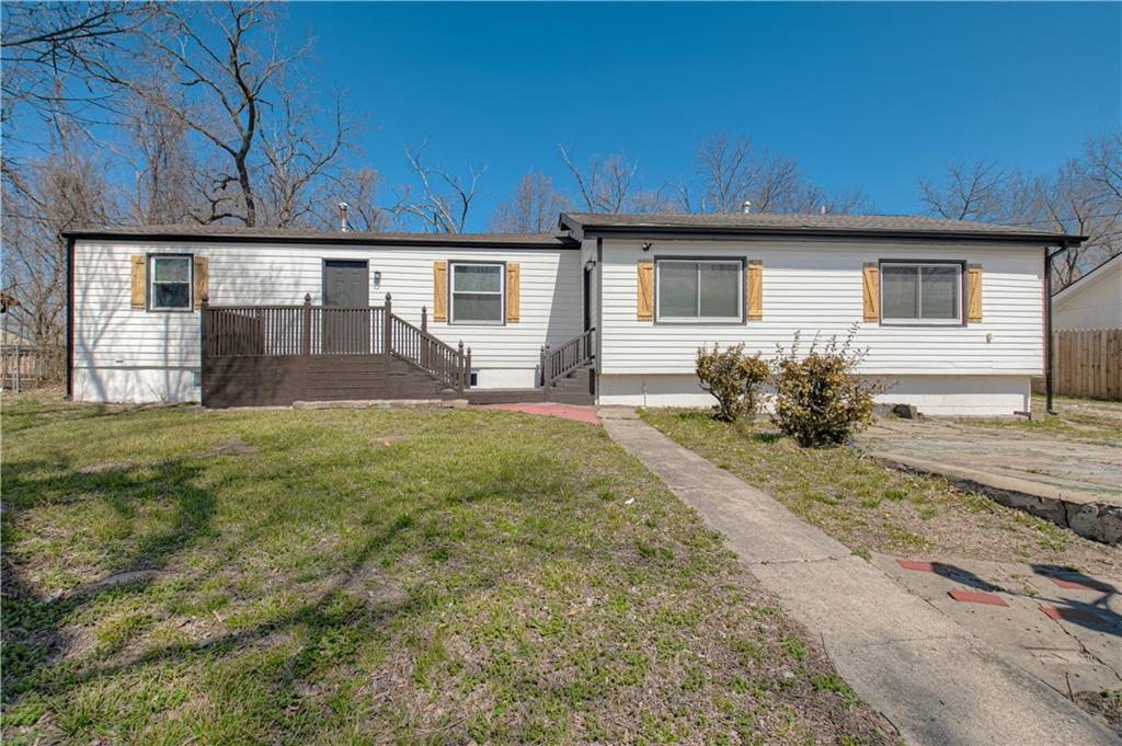 231 Springdale Avenue Bonner Springs, KS 66012 - Photo 2 of 30