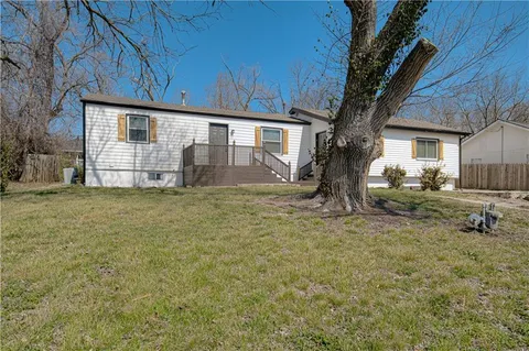 $299,950 | 231 Springdale Avenue, Bonner Springs, KS 66012