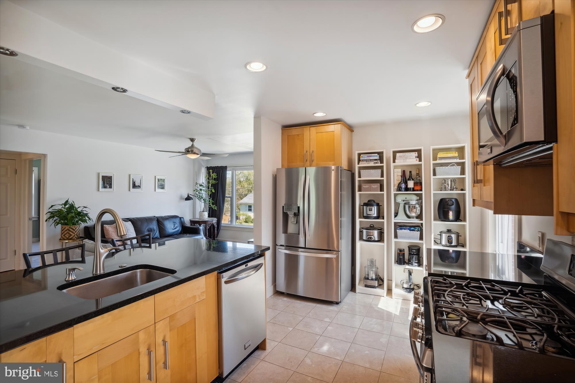 Open kitchen w/granite counters