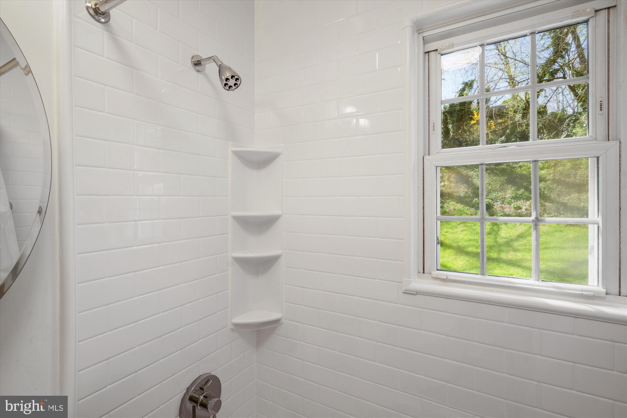 6603 Stanton Road Hyattsville, MD 20784 - Photo 10 of 33 Main level bath