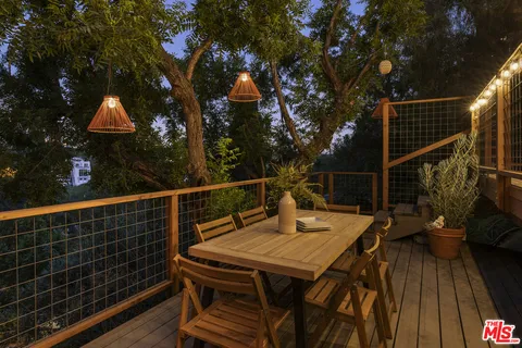 $1,295,000 | 544 Dove Drive, Los Angeles, CA 90065