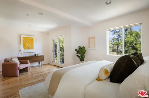 $1,295,000 | 544 Dove Drive, Los Angeles, CA 90065