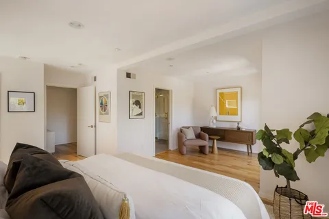 $1,295,000 | 544 Dove Drive, Los Angeles, CA 90065