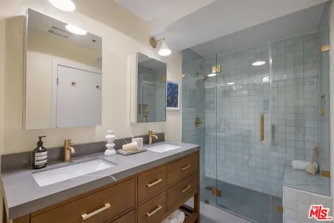 $1,295,000 | 544 Dove Drive, Los Angeles, CA 90065