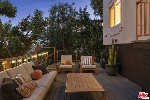 $1,295,000 | 544 Dove Drive, Los Angeles, CA 90065
