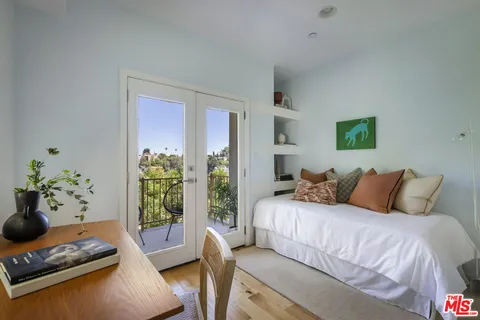$1,295,000 | 544 Dove Drive, Los Angeles, CA 90065