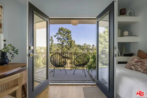$1,295,000 | 544 Dove Drive, Los Angeles, CA 90065