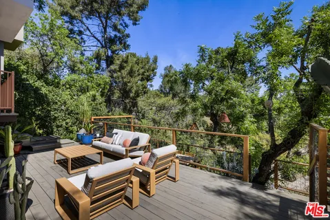 $1,295,000 | 544 Dove Drive, Los Angeles, CA 90065