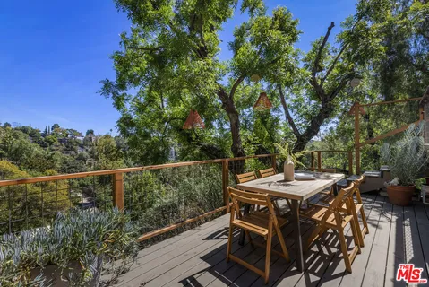 $1,295,000 | 544 Dove Drive, Los Angeles, CA 90065