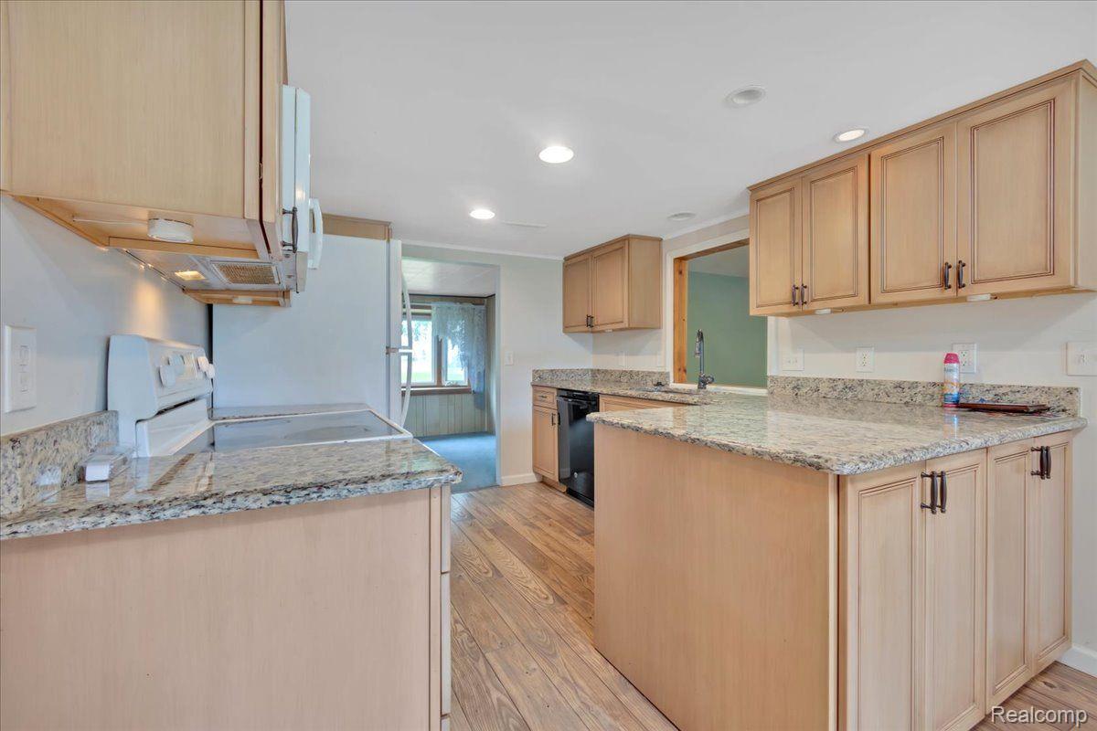 3003 Longview Avenue Rochester, MI 48307 - Photo 13 of 29