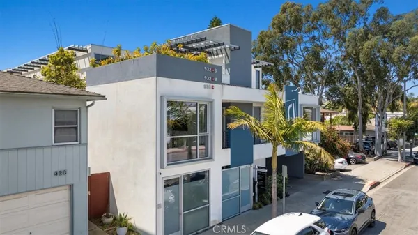 $1,725,000 | 930 Manhattan Beach Boulevard, Unit C, Manhattan Beach, CA 90266