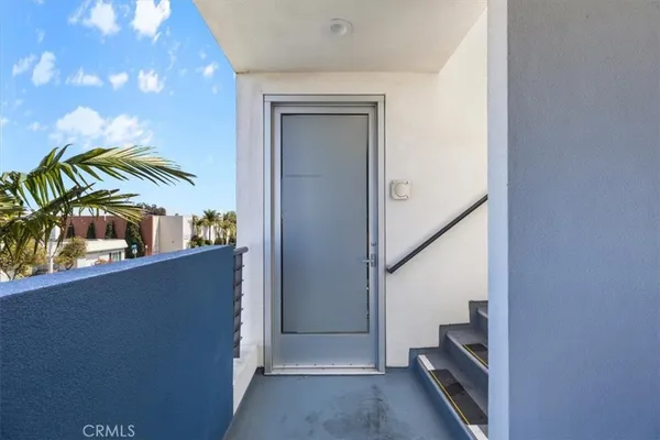 $1,725,000 | 930 Manhattan Beach Boulevard, Unit C, Manhattan Beach, CA 90266