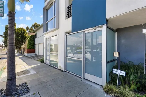 a view of a entryway of the house
