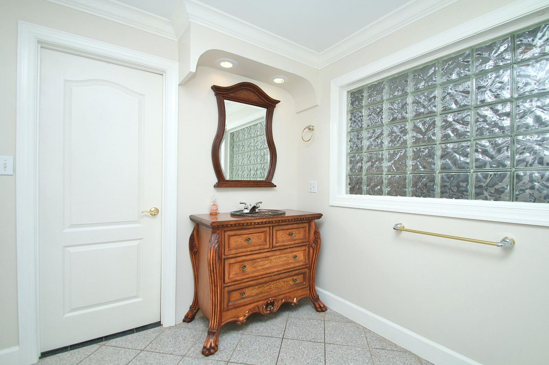 16506 Moneta Road Moneta, VA 24121 - Photo 22 of 34 img_0524