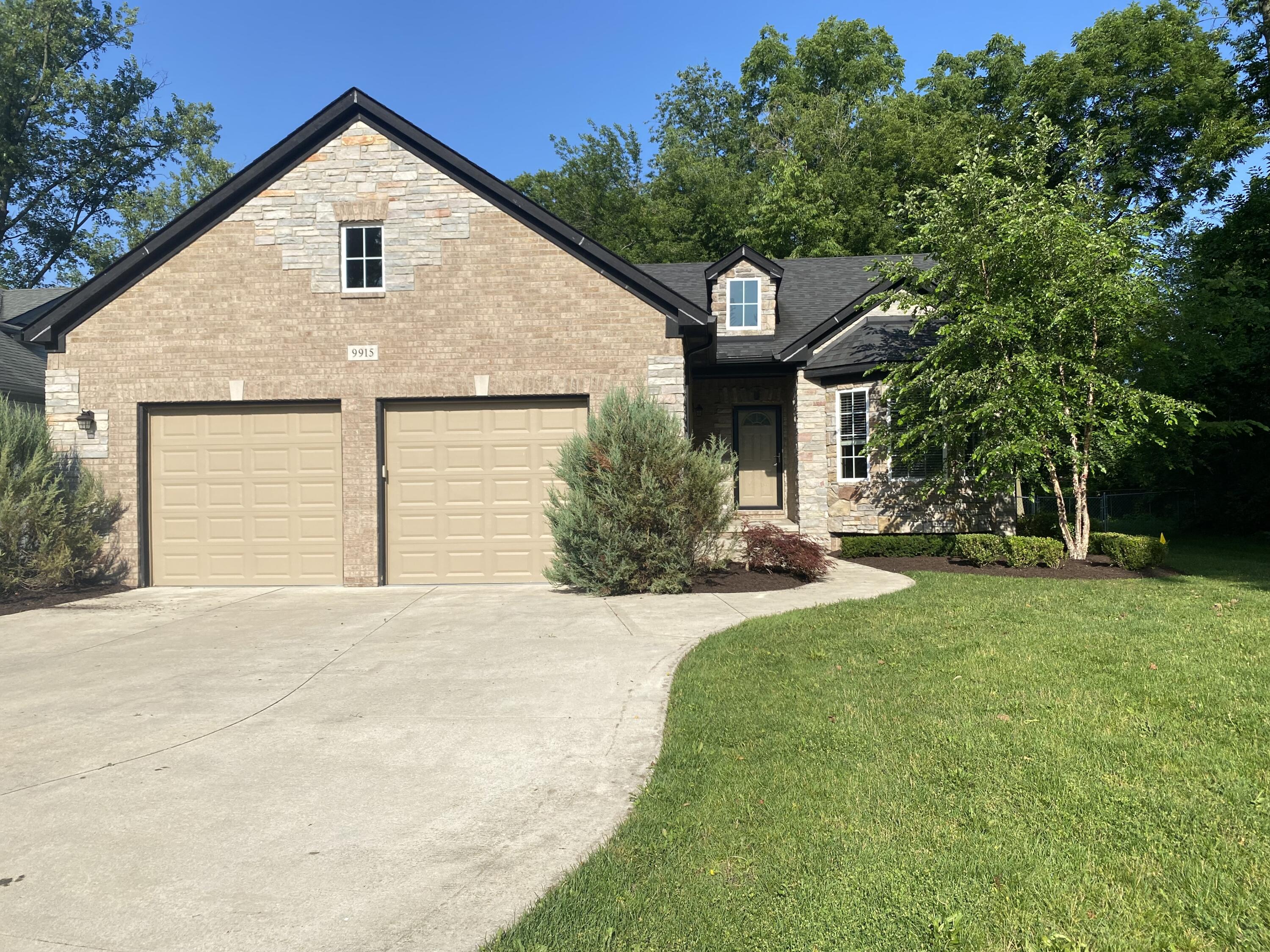 9915 Wayne Road Livonia, MI 48150 - Photo 1 of 38 IMG_2701