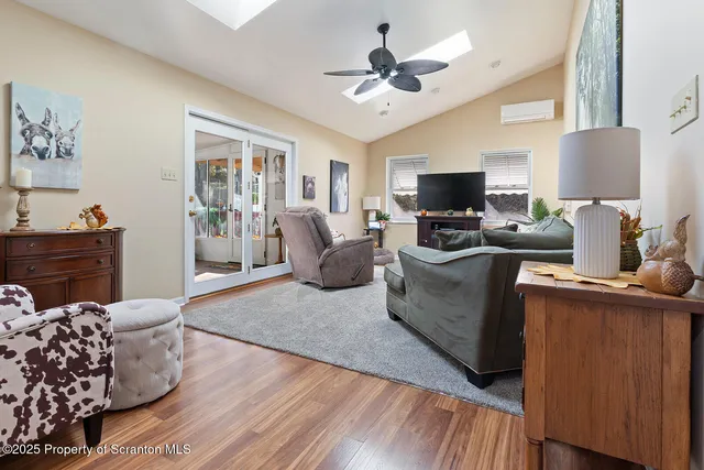 $399,000 | 129 East Saylor Avenue, Wilkes Barre, PA 18702