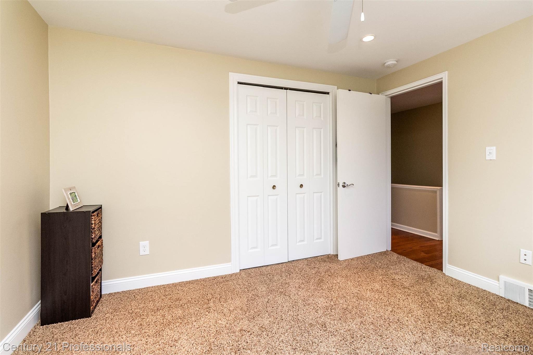 2530 Oliver Road Royal Oak, MI 48073 - Photo 19 of 58 19.jpg