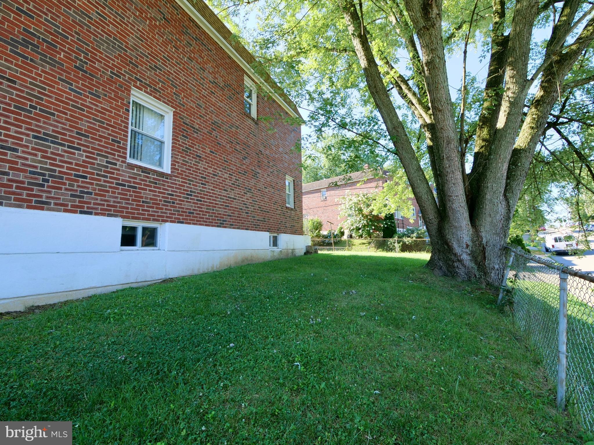 3918 Powell Road Brookhaven, PA 19015 - Photo 5 of 42