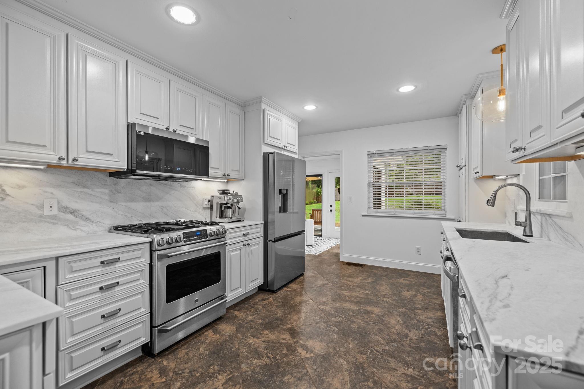 5600 Murrayhill Road Charlotte, NC 28210 - Photo 9 of 40 Gallery Image 9