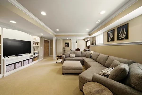 $915,000 | 2061 Windham Circle, Wheaton, IL 60187
