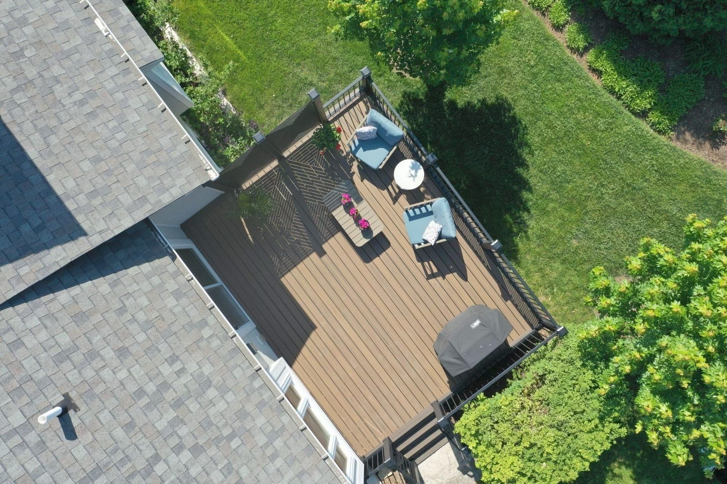2061 Windham Circle Wheaton, IL 60187 - Photo 29 of 35 a view of an outdoor sitting area with furniture