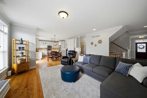 $915,000 | 2061 Windham Circle, Wheaton, IL 60187