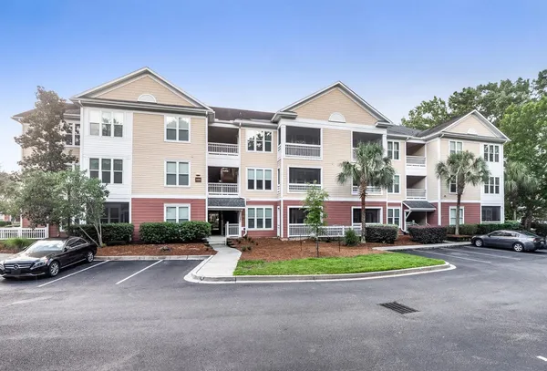 $3,000 | 500 Bucksley Lane, Unit 107, Daniel Island, SC 29492