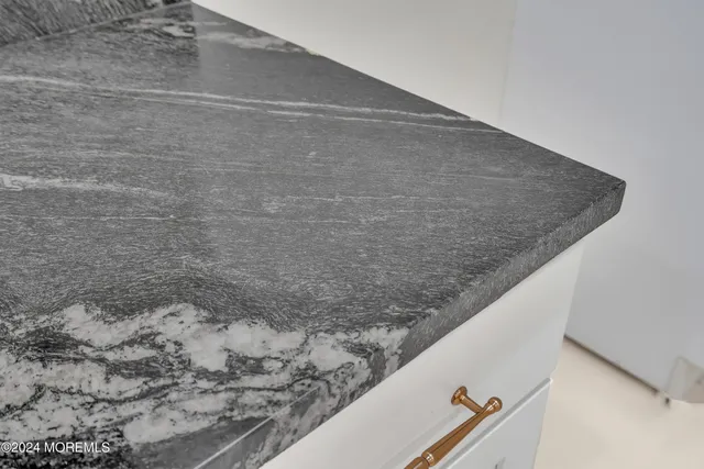 $1,650,000 | 7 Lakeview Drive, Jackson, NJ 08527