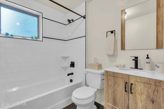 $1,650,000 | 7 Lakeview Drive, Jackson, NJ 08527