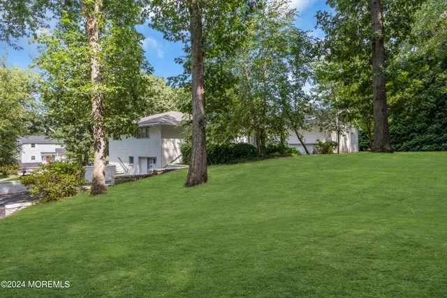 $1,650,000 | 7 Lakeview Drive, Jackson, NJ 08527