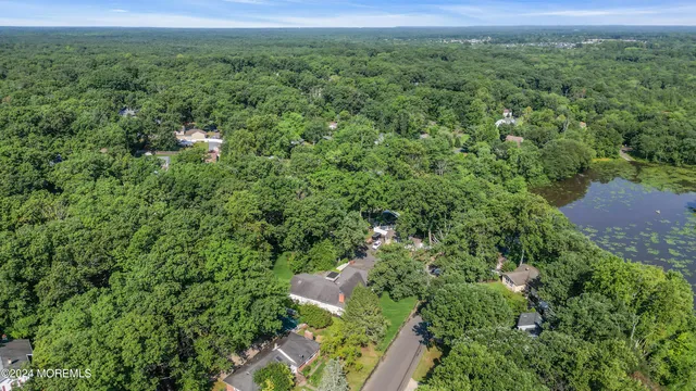 $1,650,000 | 7 Lakeview Drive, Jackson, NJ 08527