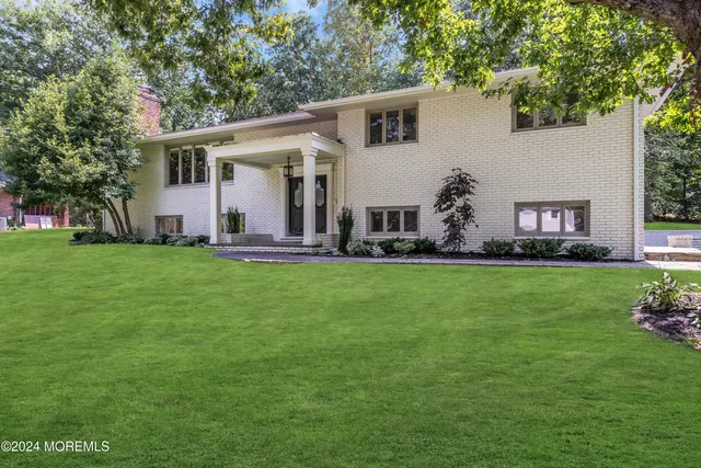 $1,650,000 | 7 Lakeview Drive, Jackson, NJ 08527