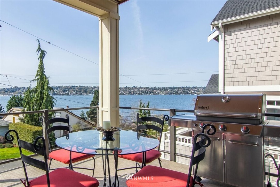 712 North 29th Street Renton, WA 98056 - Photo 3 of 25