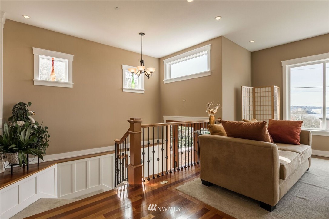712 North 29th Street Renton, WA 98056 - Photo 5 of 25