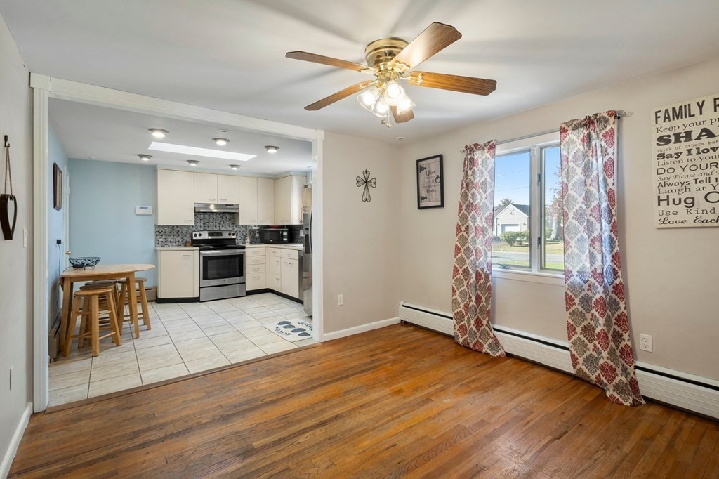 65 Glenvale Street Springfield, MA 01119 - Photo 13 of 39