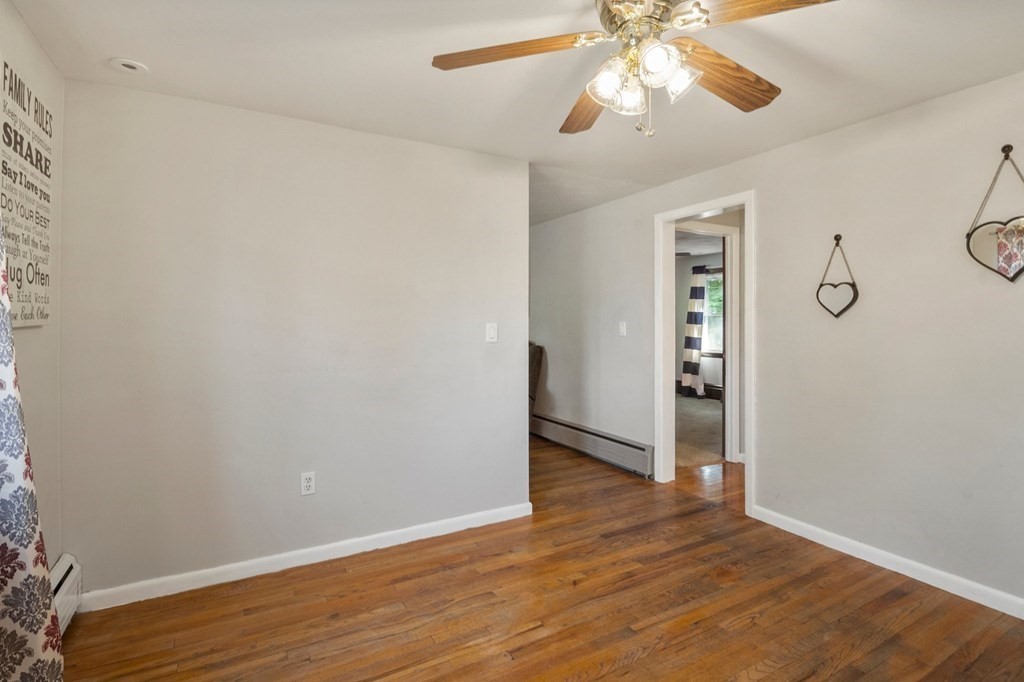 65 Glenvale Street Springfield, MA 01119 - Photo 15 of 39