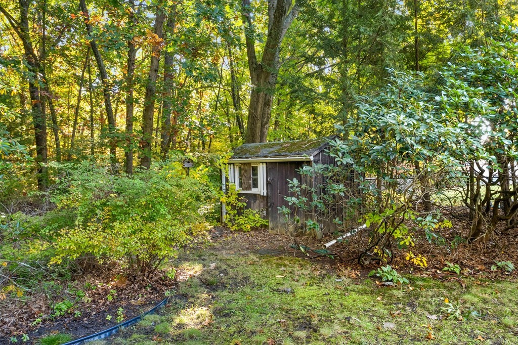 65 Glenvale Street Springfield, MA 01119 - Photo 33 of 39