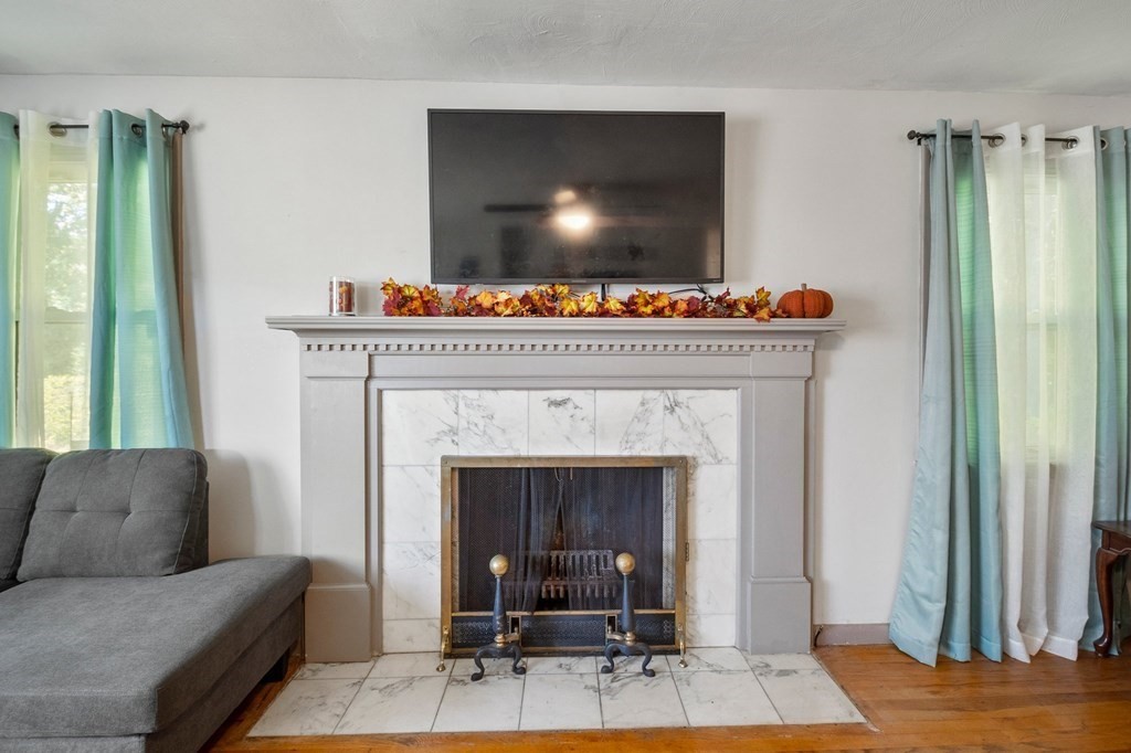 65 Glenvale Street Springfield, MA 01119 - Photo 10 of 39