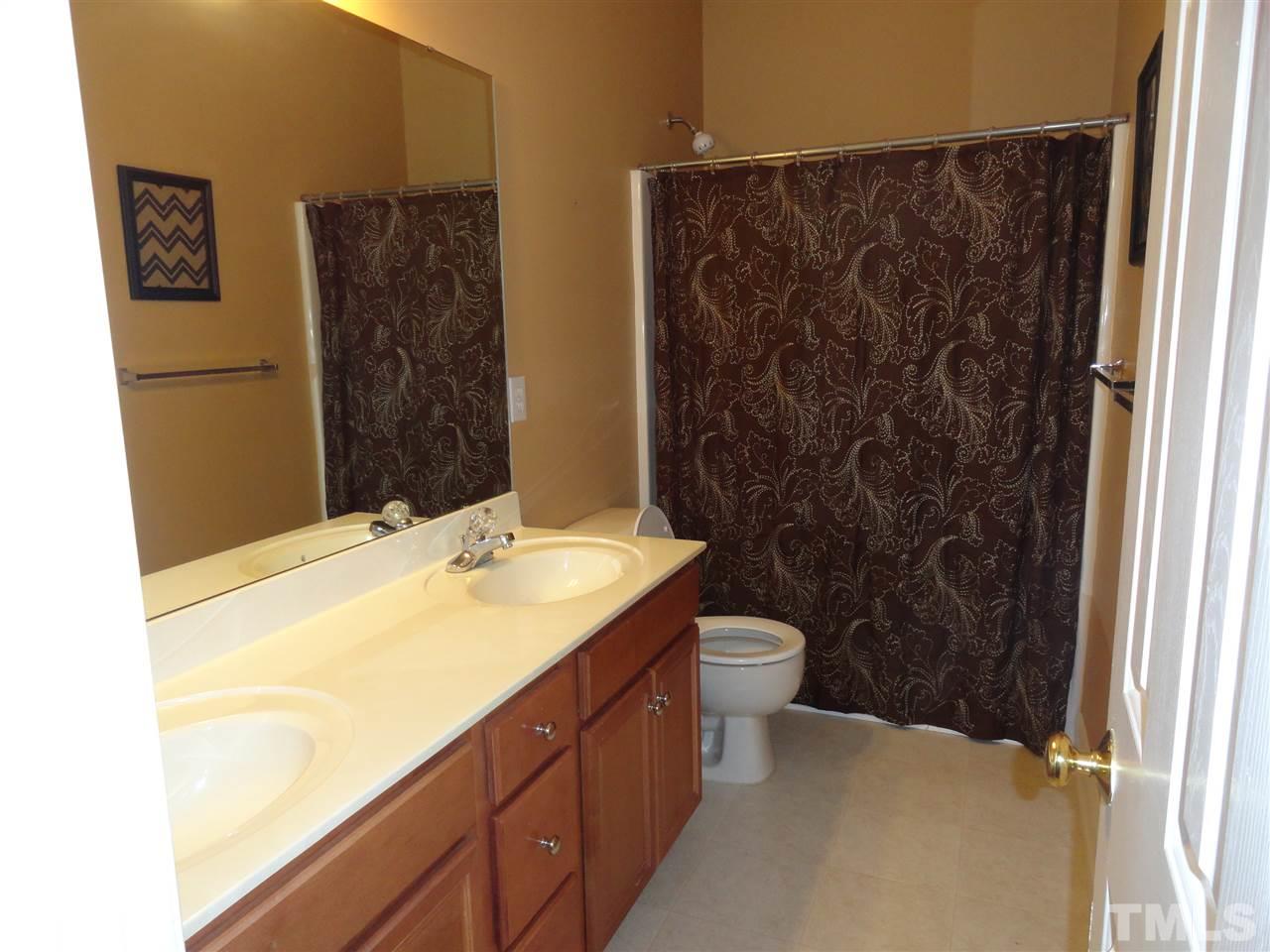 102 Sandstone Road Henderson, NC 27537 - Photo 13 of 25 Gallery Image 13